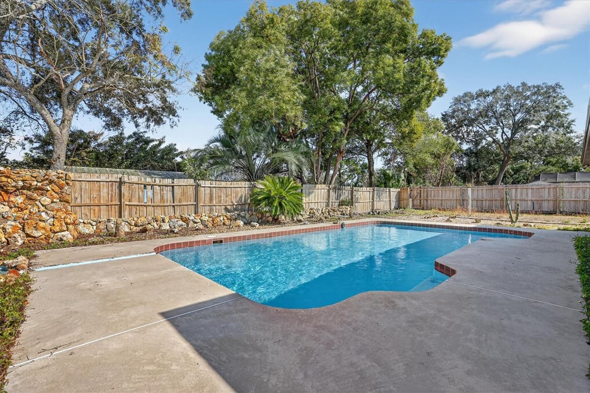 517 HICKORYWOOD AVENUE — photo 40 of 44