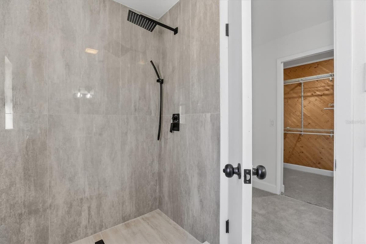 517 HICKORYWOOD AVENUE — photo 35 of 44