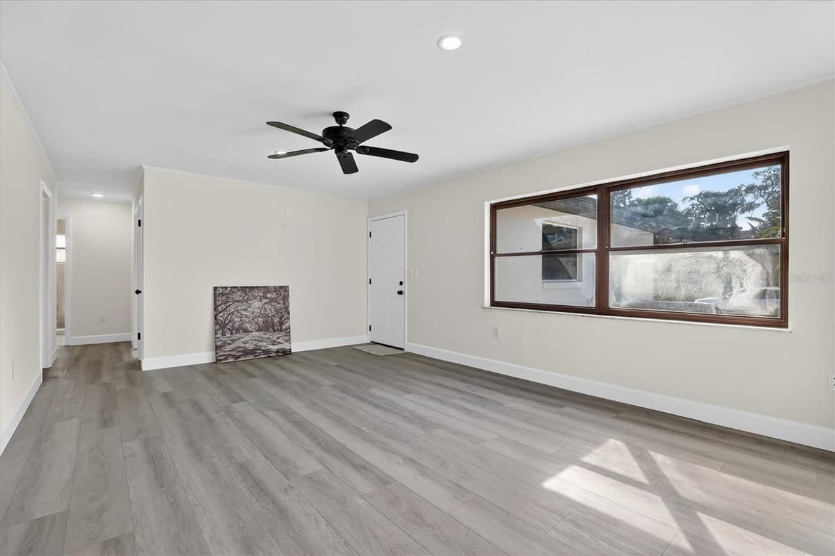 517 HICKORYWOOD AVENUE — photo 21 of 44