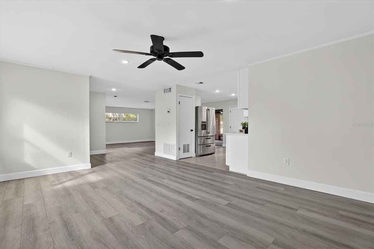 517 HICKORYWOOD AVENUE — photo 23 of 44