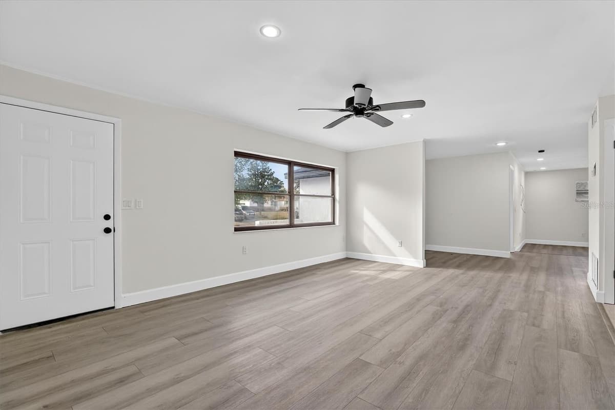 517 HICKORYWOOD AVENUE — photo 22 of 44