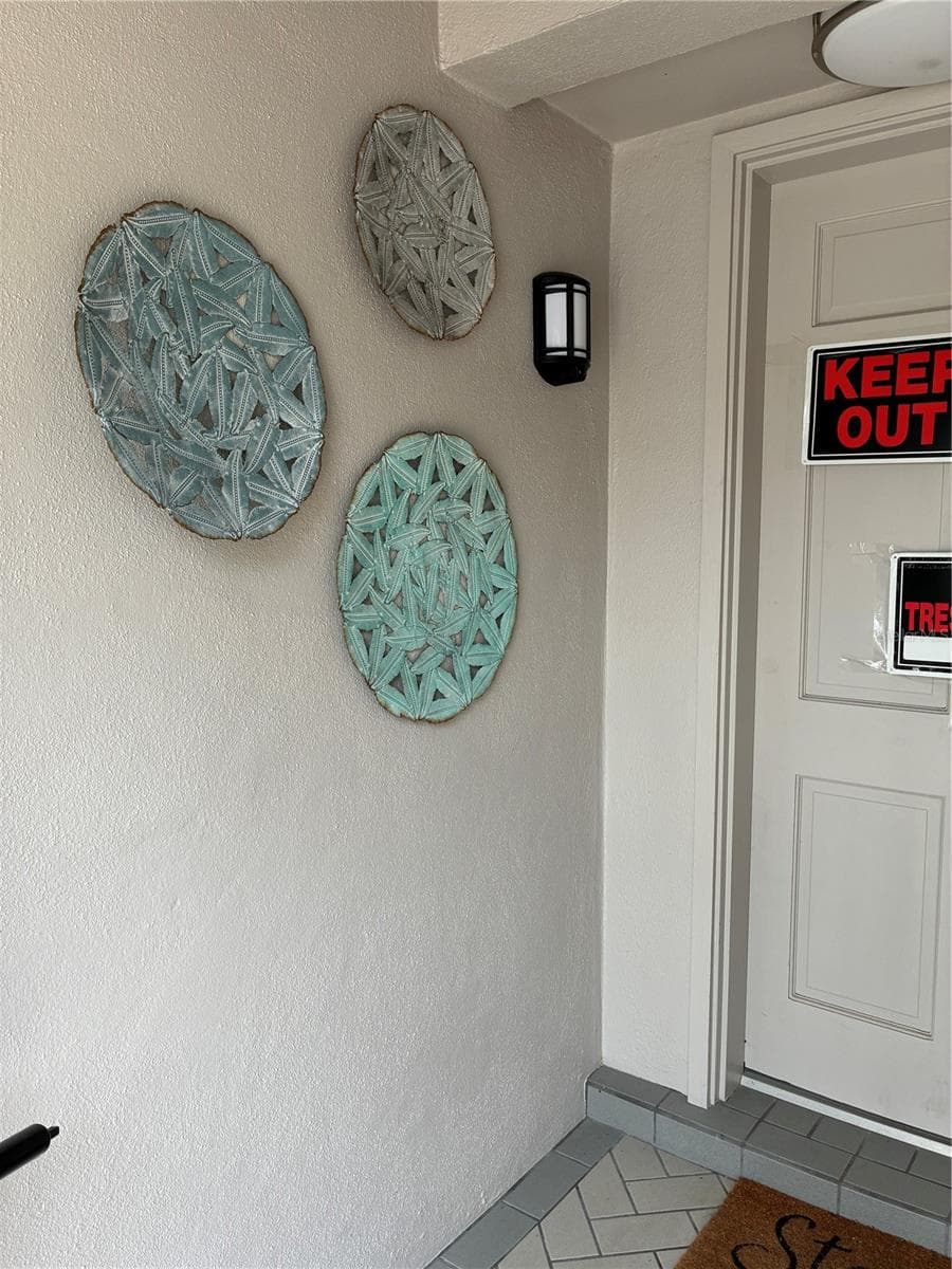 5240 SEMINOLE COURT — photo 3 of 40