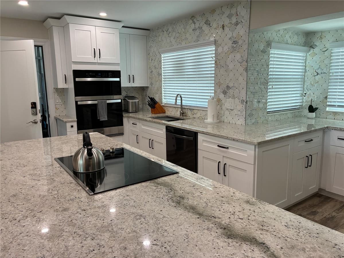 5240 SEMINOLE COURT — photo 7 of 40