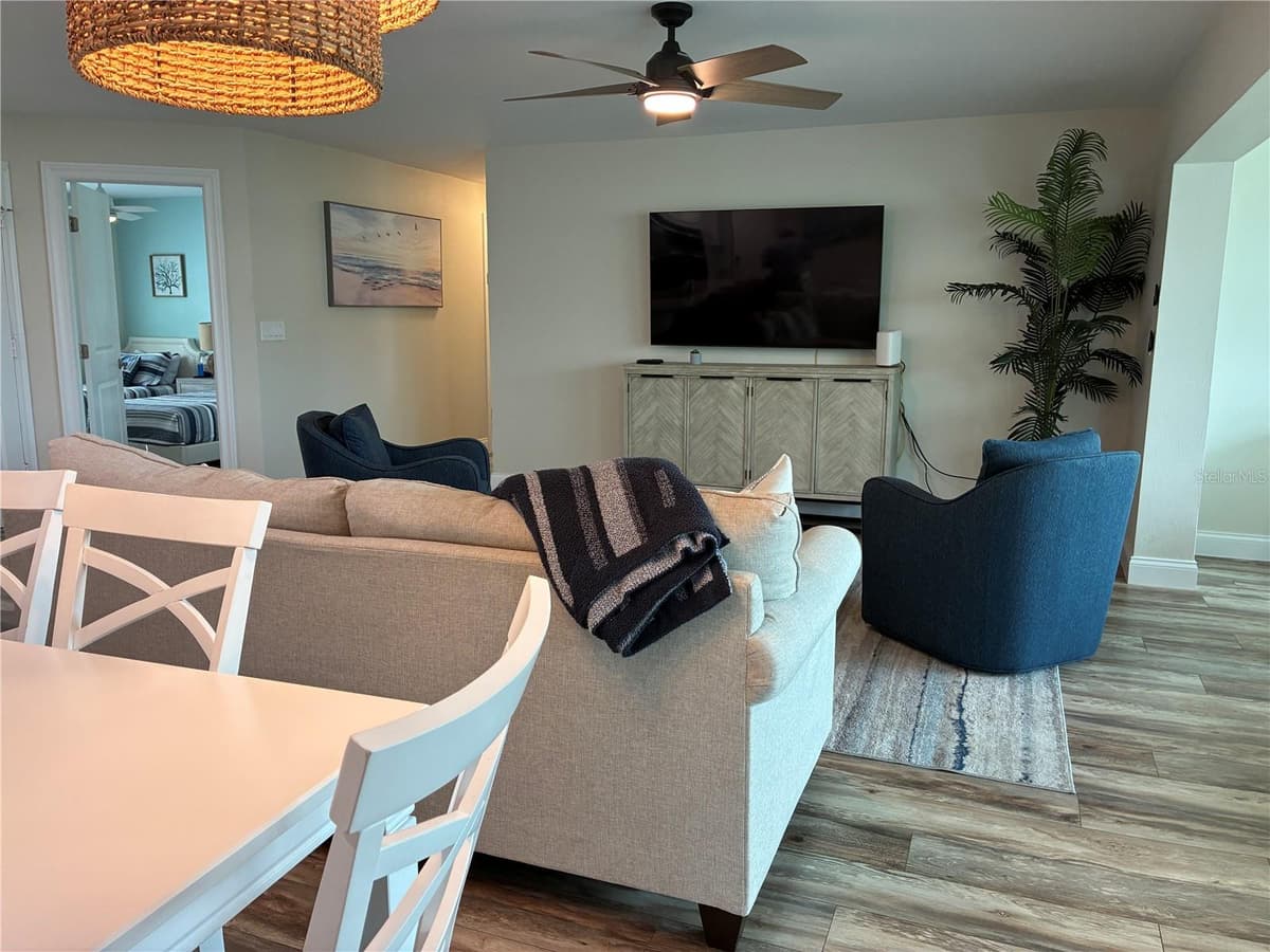 5240 SEMINOLE COURT — photo 14 of 40