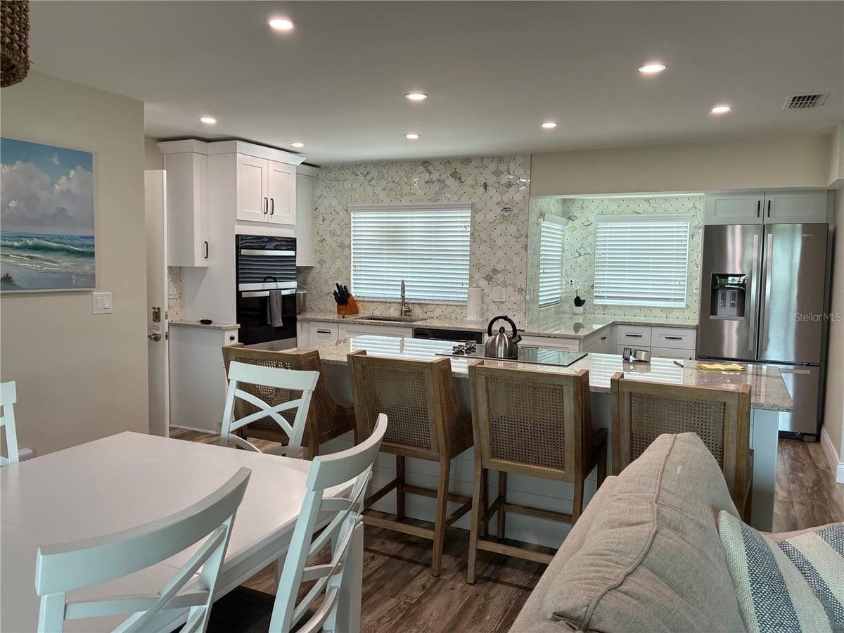 5240 SEMINOLE COURT — photo 4 of 40