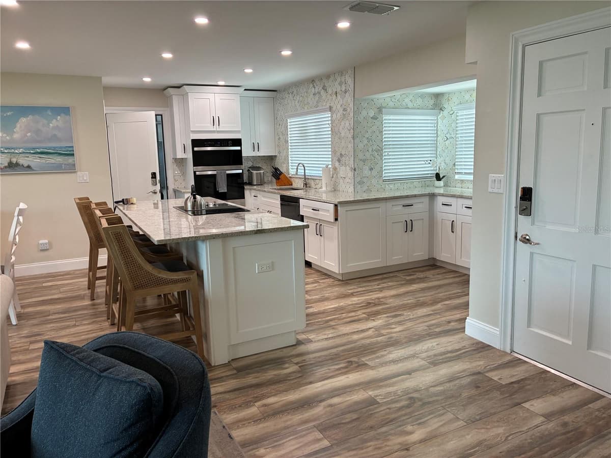 5240 SEMINOLE COURT — photo 8 of 40