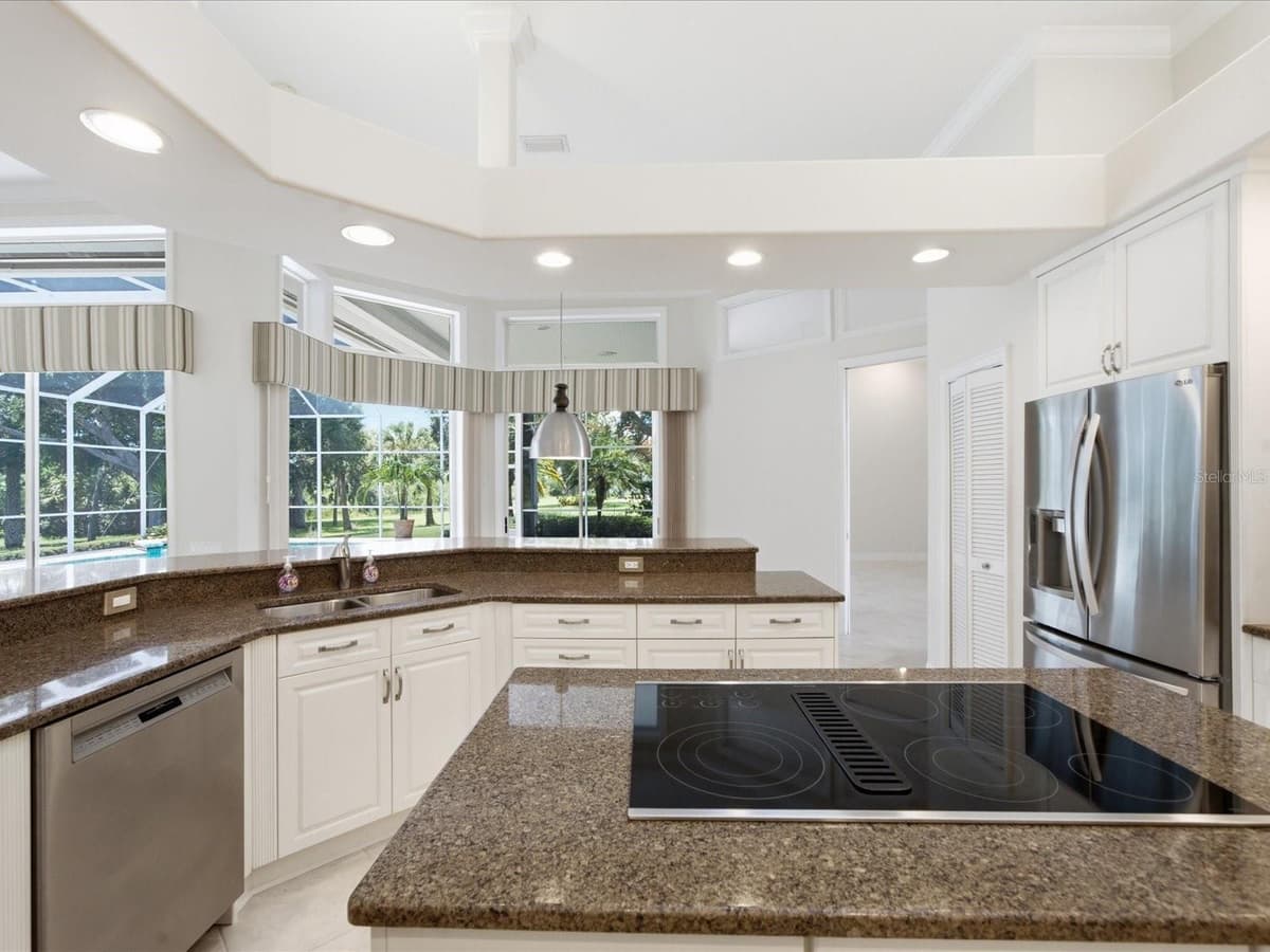 9802 MAKO COURT — photo 22 of 79