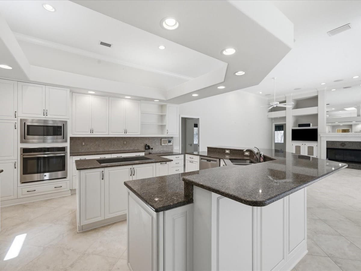 9802 MAKO COURT — photo 15 of 79
