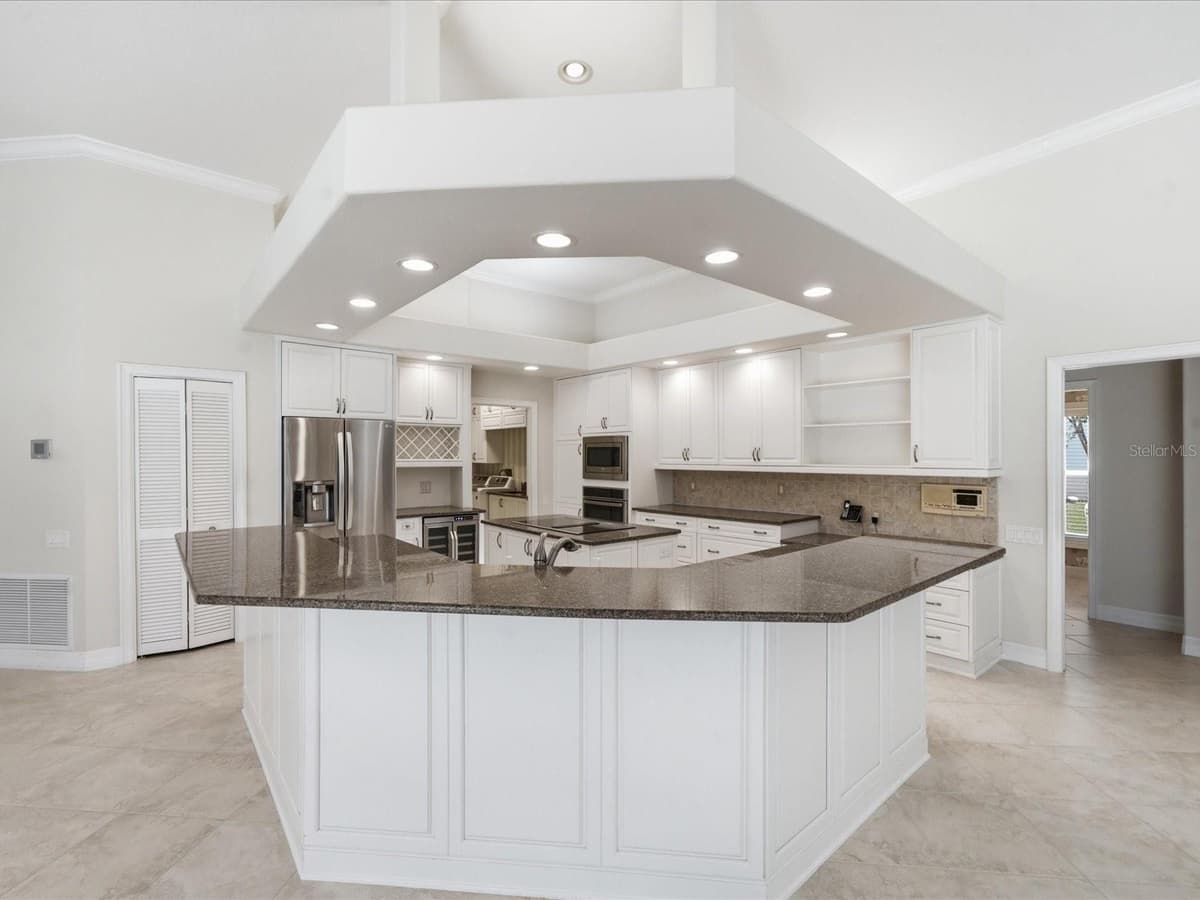 9802 MAKO COURT — photo 13 of 79