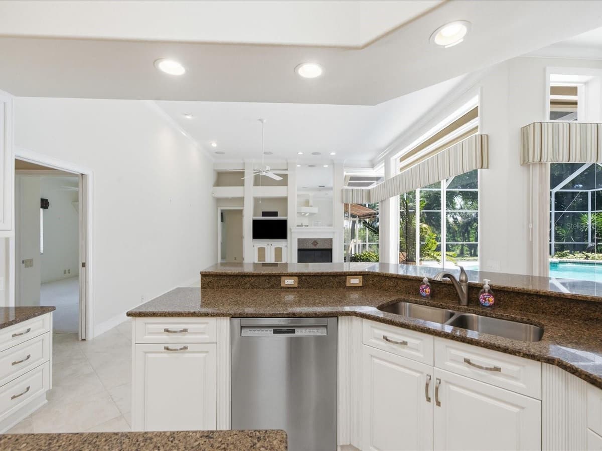 9802 MAKO COURT — photo 19 of 79