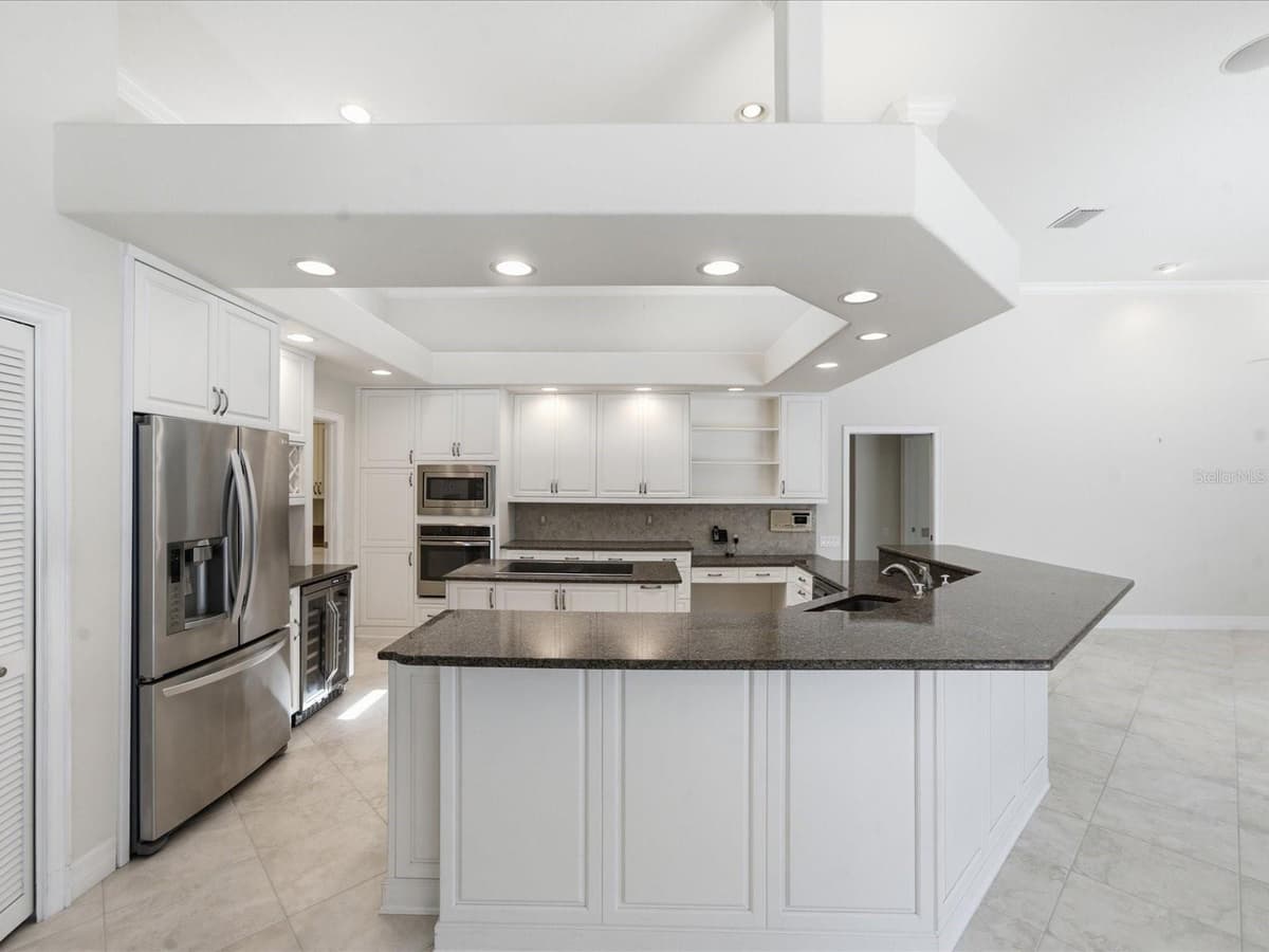 9802 MAKO COURT — photo 14 of 79