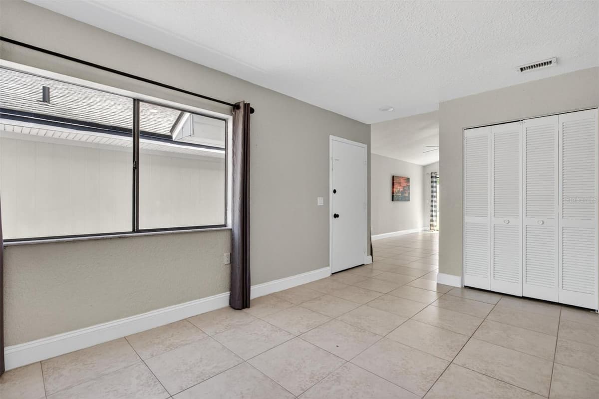 736 SUMMERLAND DRIVE — photo 15 of 56