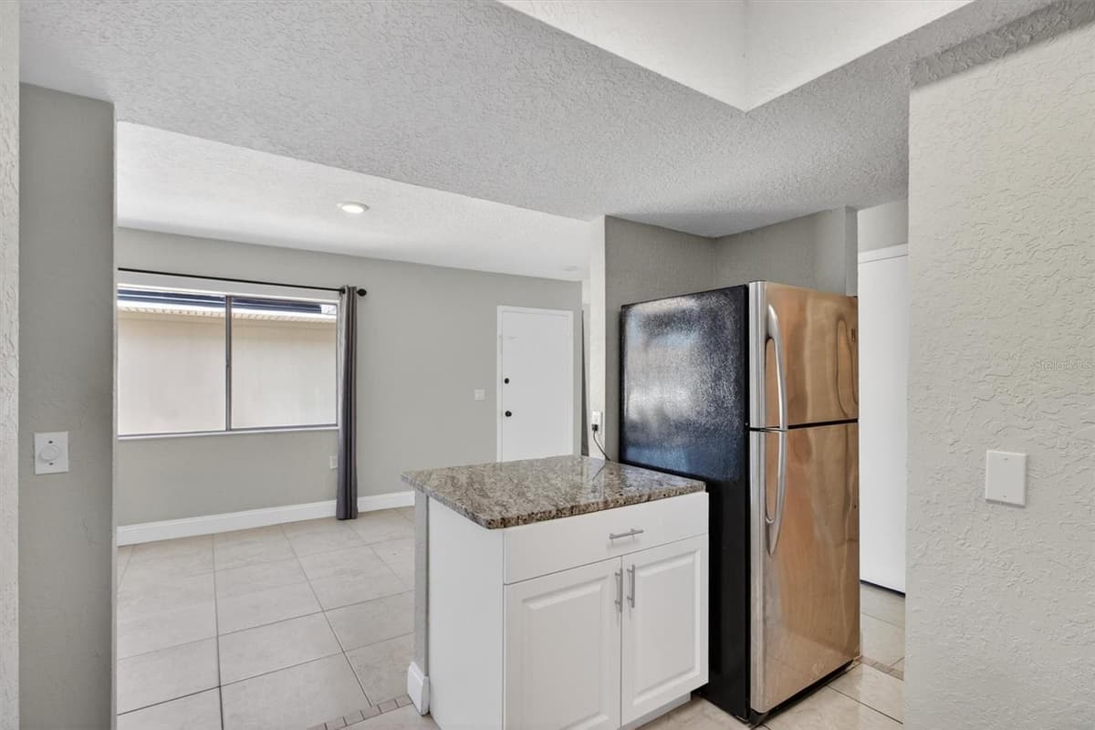 736 SUMMERLAND DRIVE — photo 24 of 56