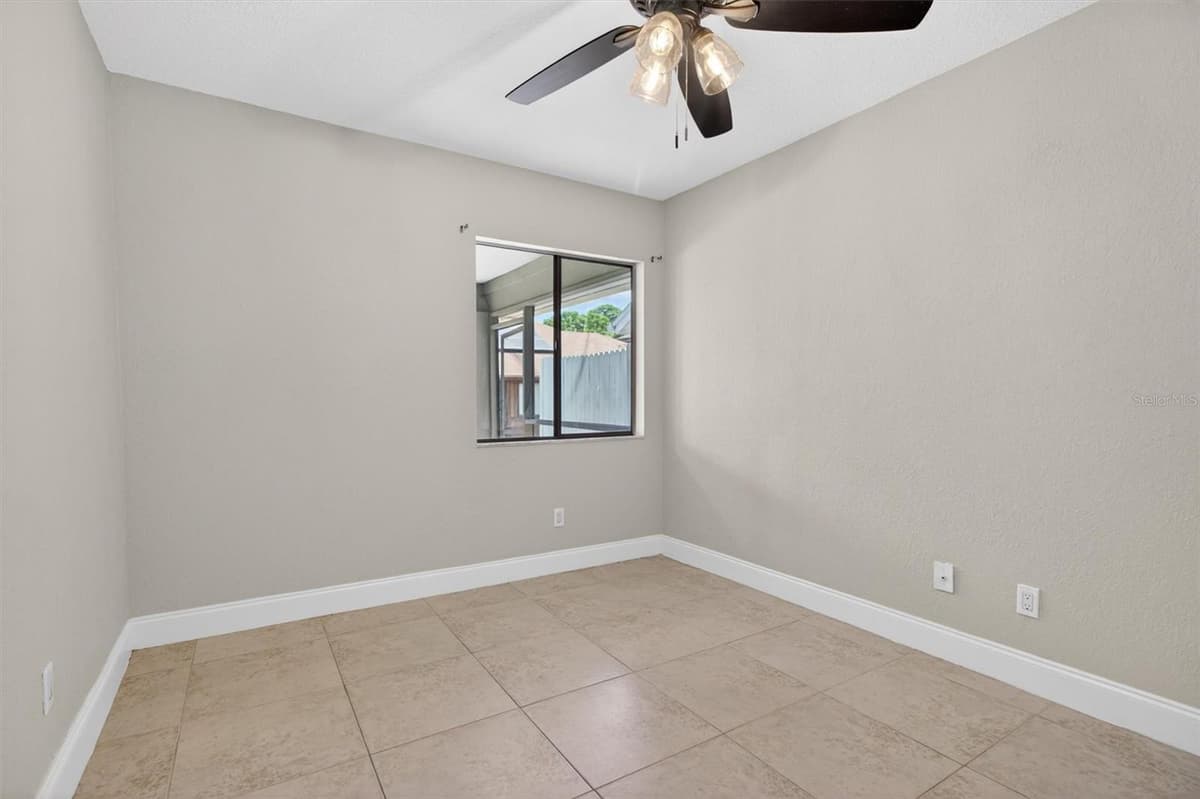 736 SUMMERLAND DRIVE — photo 26 of 56