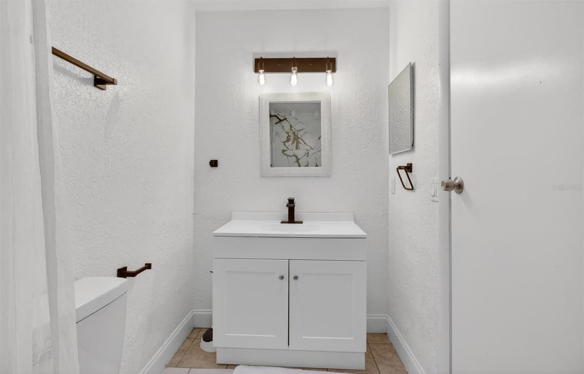 736 SUMMERLAND DRIVE — photo 32 of 56