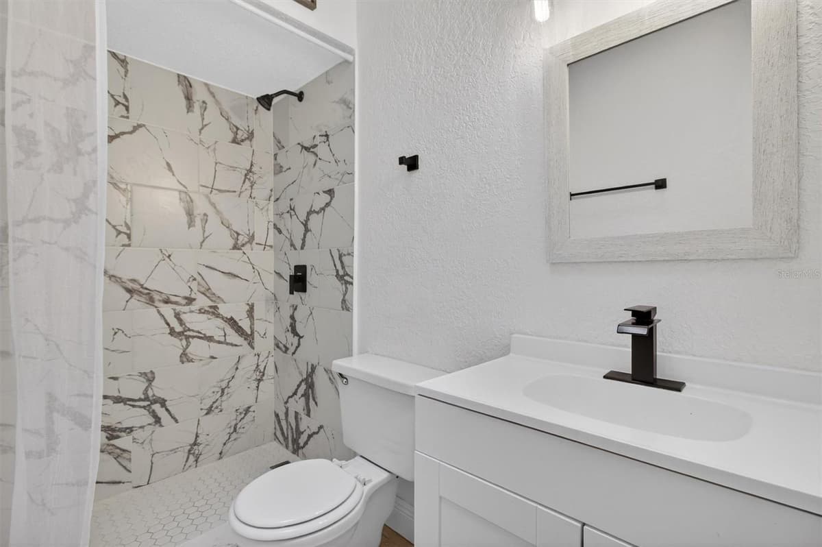 736 SUMMERLAND DRIVE — photo 4 of 56