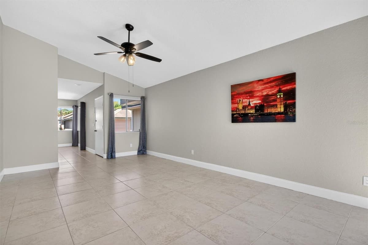 736 SUMMERLAND DRIVE — photo 19 of 56