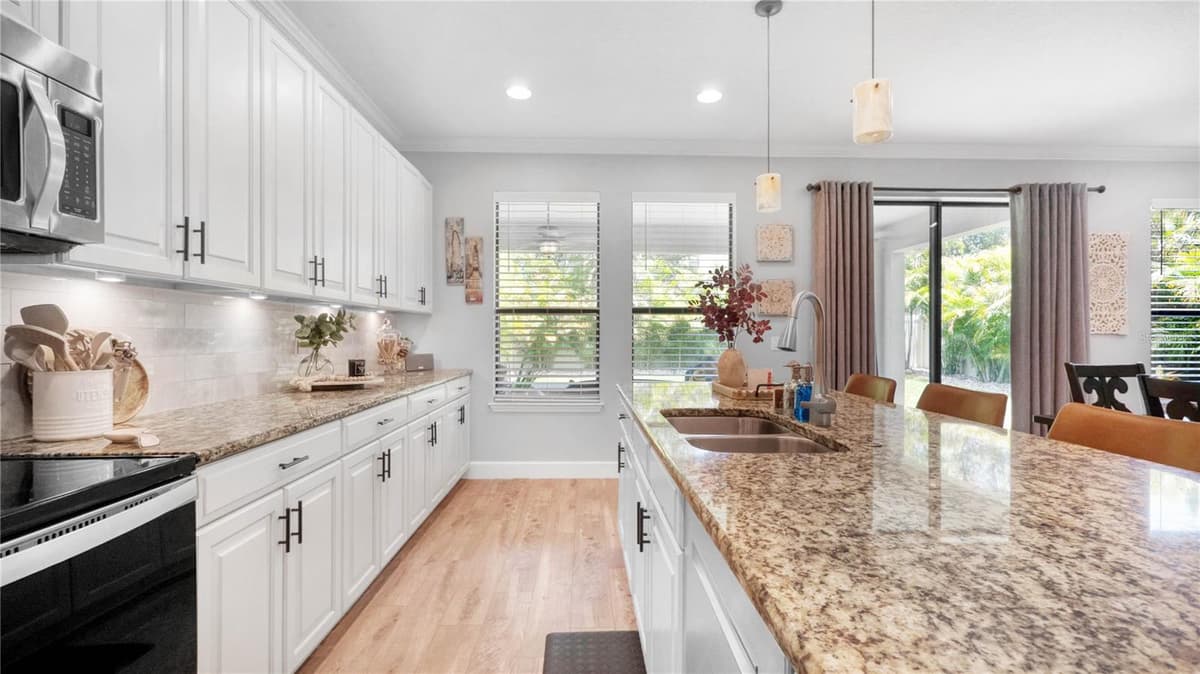 1051 WAX MYRTLE AVENUE — photo 11 of 58