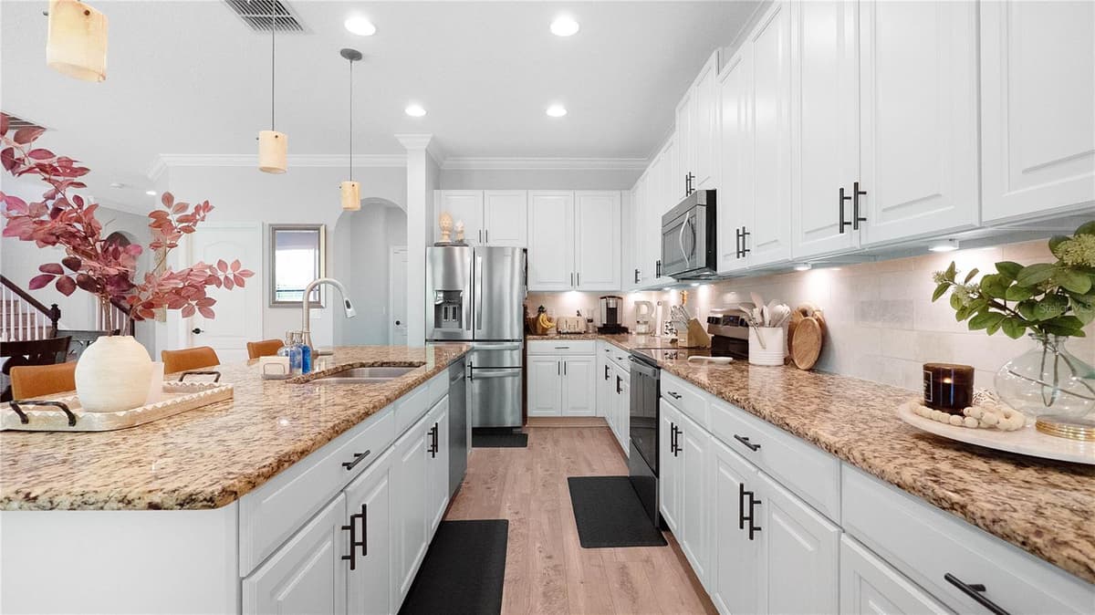 1051 WAX MYRTLE AVENUE — photo 10 of 58