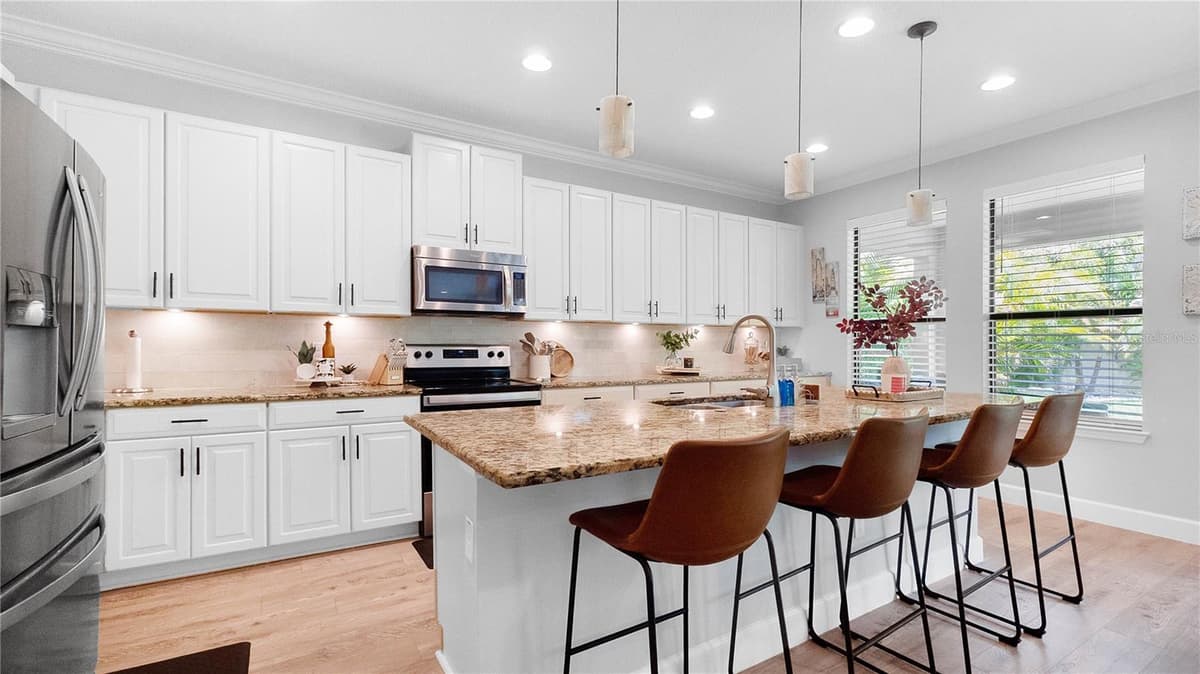 1051 WAX MYRTLE AVENUE — photo 9 of 58