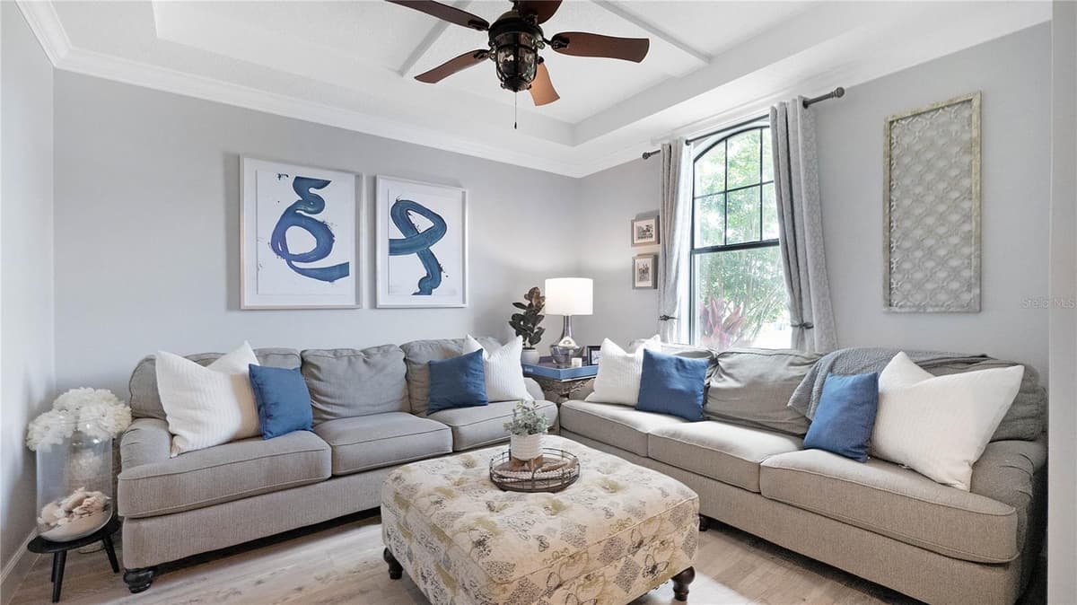 1051 WAX MYRTLE AVENUE — photo 3 of 58