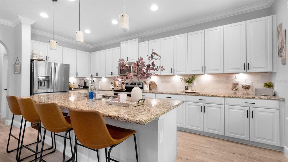 1051 WAX MYRTLE AVENUE — photo 12 of 58