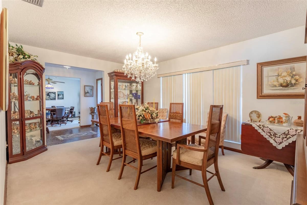 8830 ASPEN AVENUE — photo 4 of 30