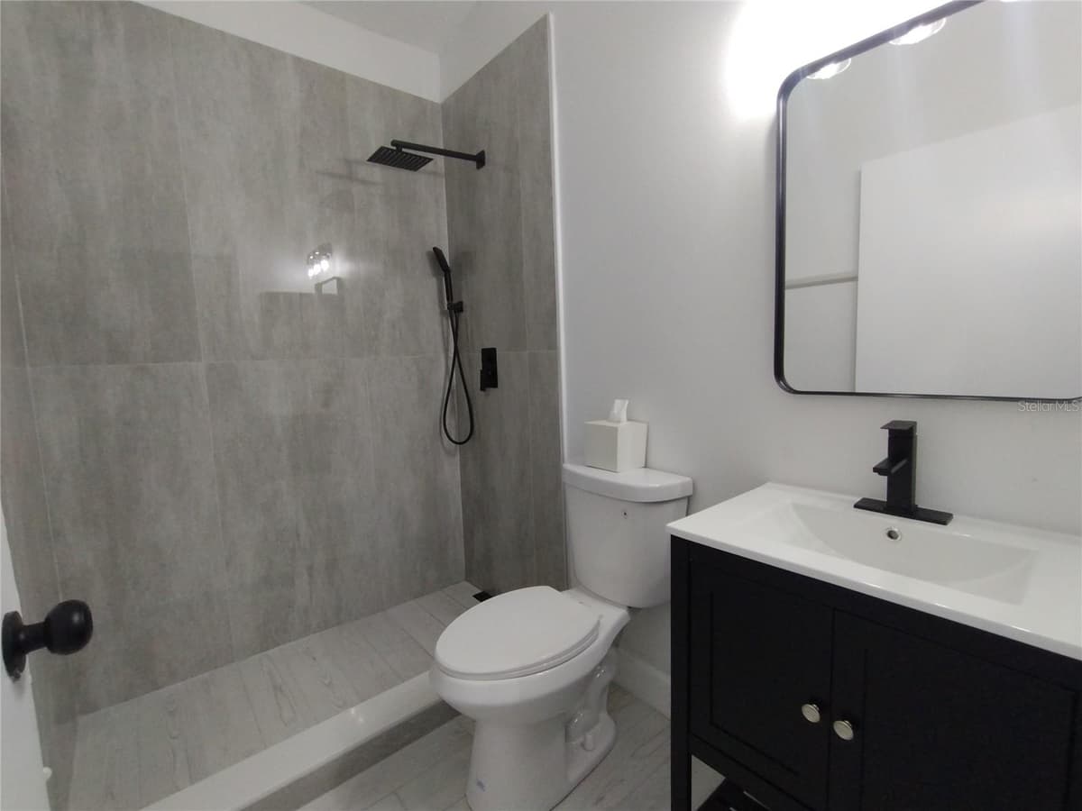 1716 CHATHAM CIRCLE — photo 18 of 47