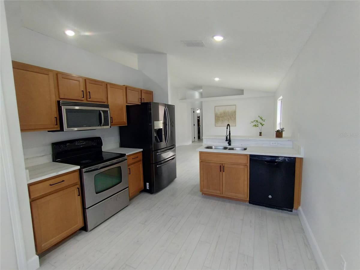 1716 CHATHAM CIRCLE — photo 23 of 47