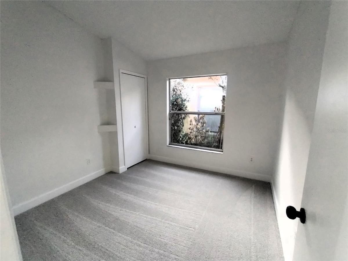 1716 CHATHAM CIRCLE — photo 6 of 47