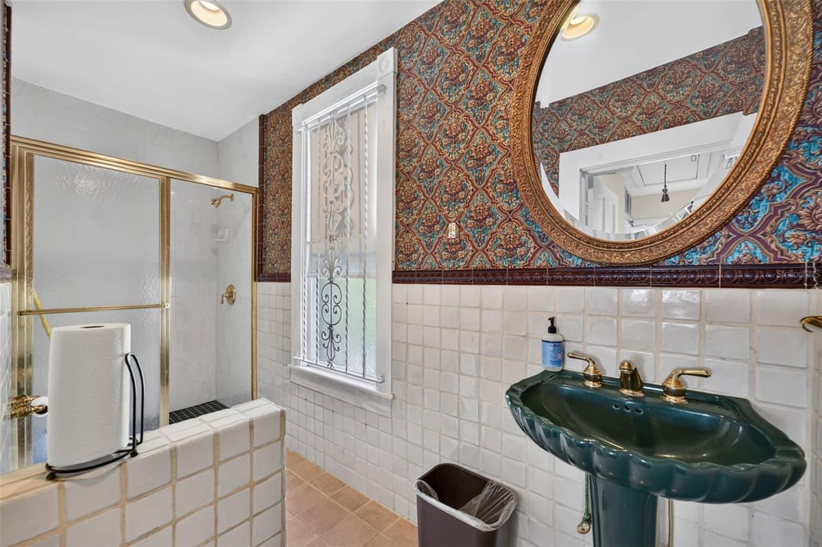 339 RIDGEWOOD AVENUE — photo 11 of 18