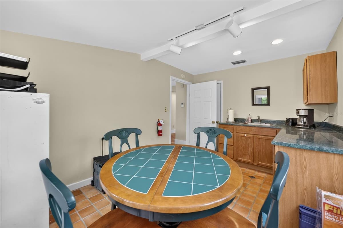 339 RIDGEWOOD AVENUE — photo 8 of 18