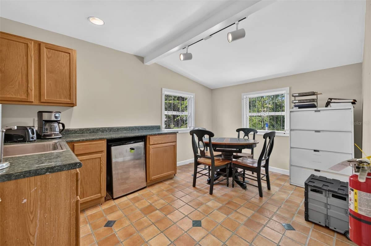 339 RIDGEWOOD AVENUE — photo 9 of 18