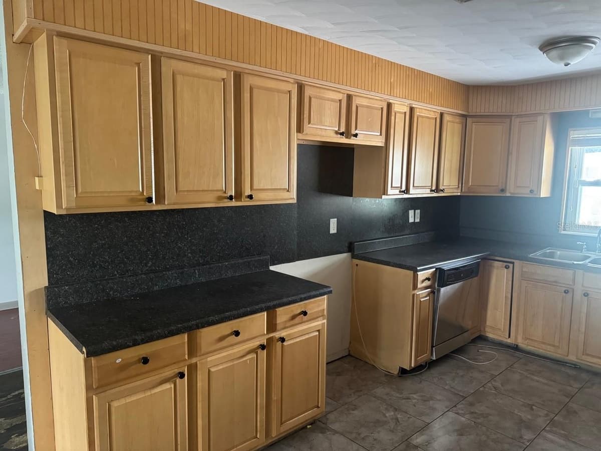 415 BOGER BOULEVARD — photo 6 of 34