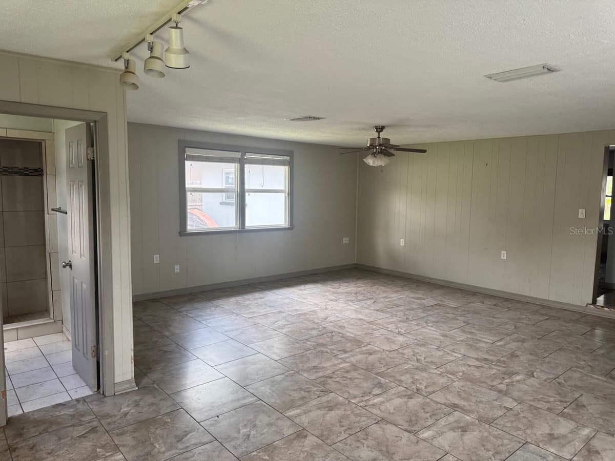 415 BOGER BOULEVARD — photo 10 of 34