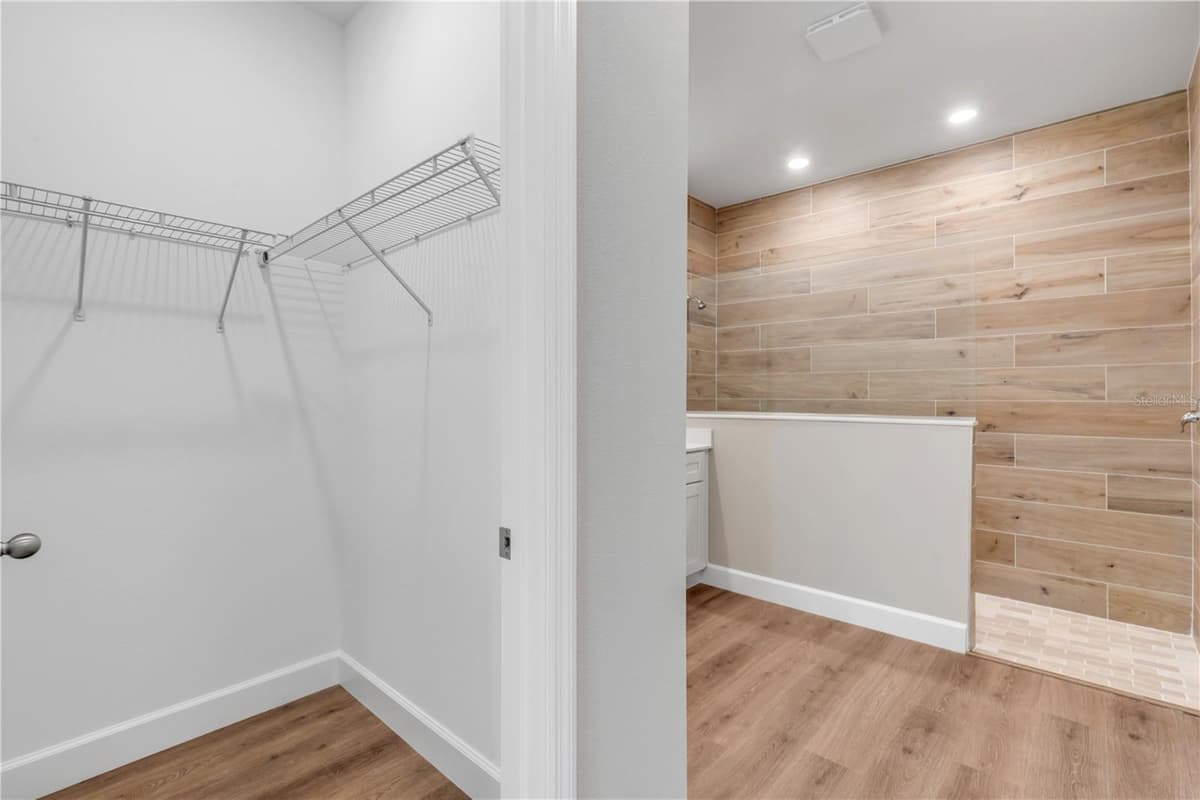 188 PERSIMMON DRIVE — photo 21 of 37