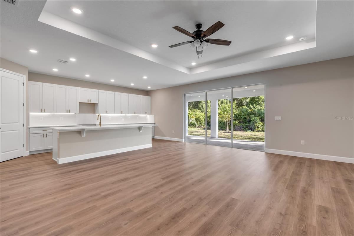 188 PERSIMMON DRIVE — photo 11 of 37