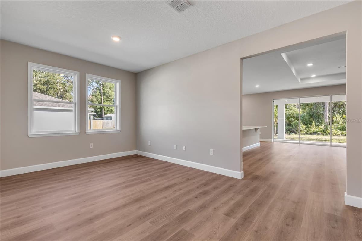 188 PERSIMMON DRIVE — photo 4 of 37
