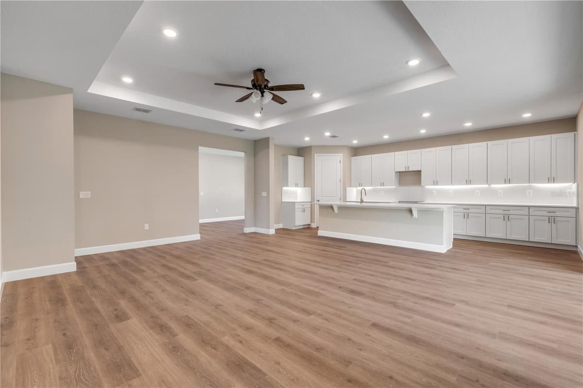 188 PERSIMMON DRIVE — photo 12 of 37