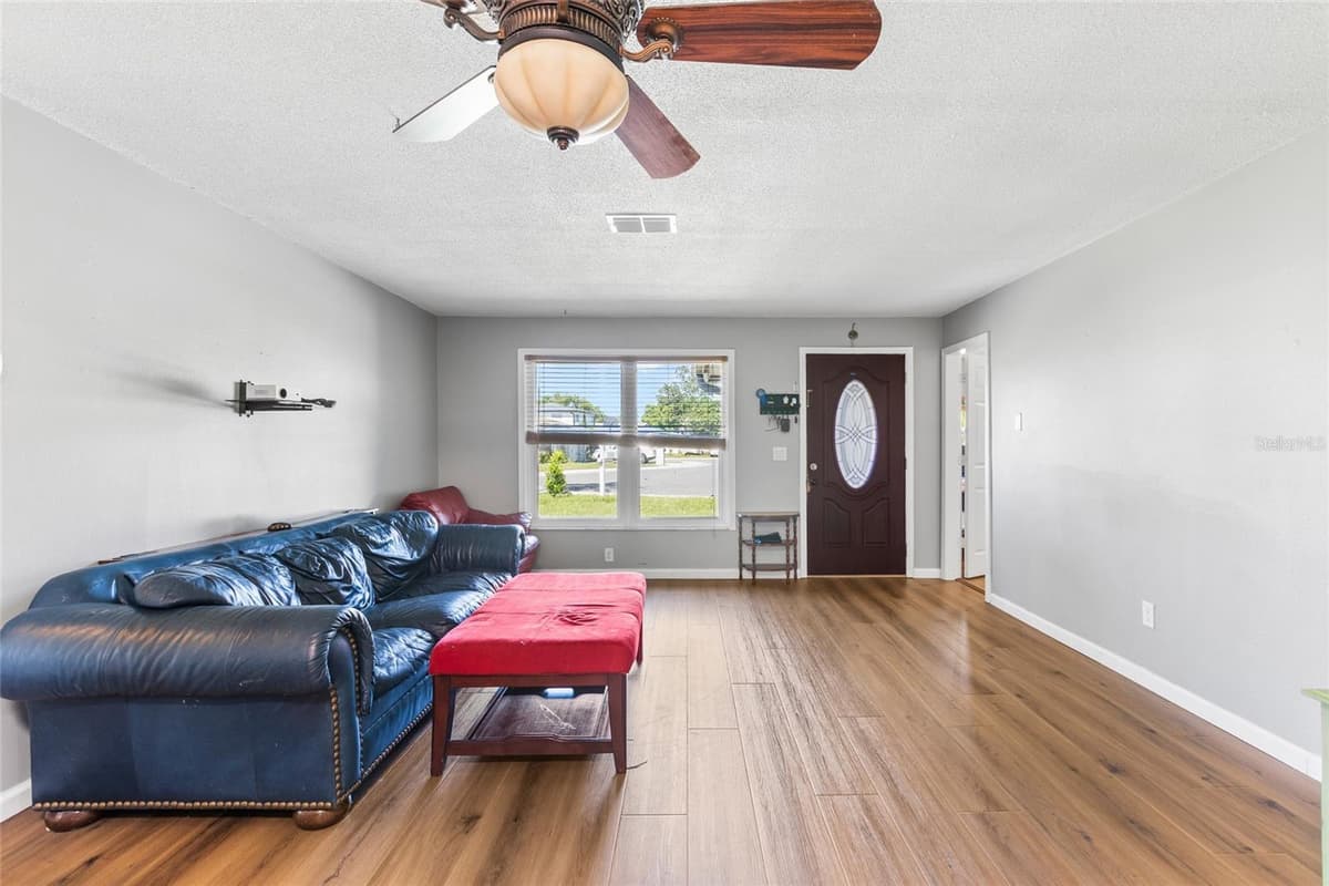 415 MAPLEWOOD CIRCLE — photo 10 of 44