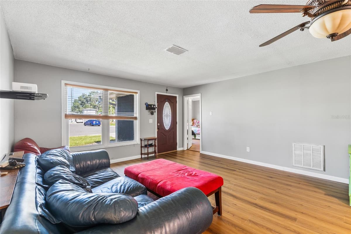 415 MAPLEWOOD CIRCLE — photo 11 of 44