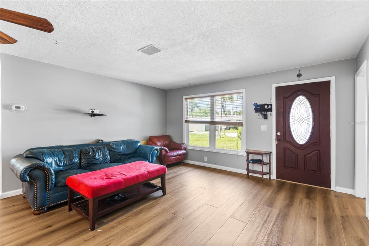 415 MAPLEWOOD CIRCLE — photo 5 of 44
