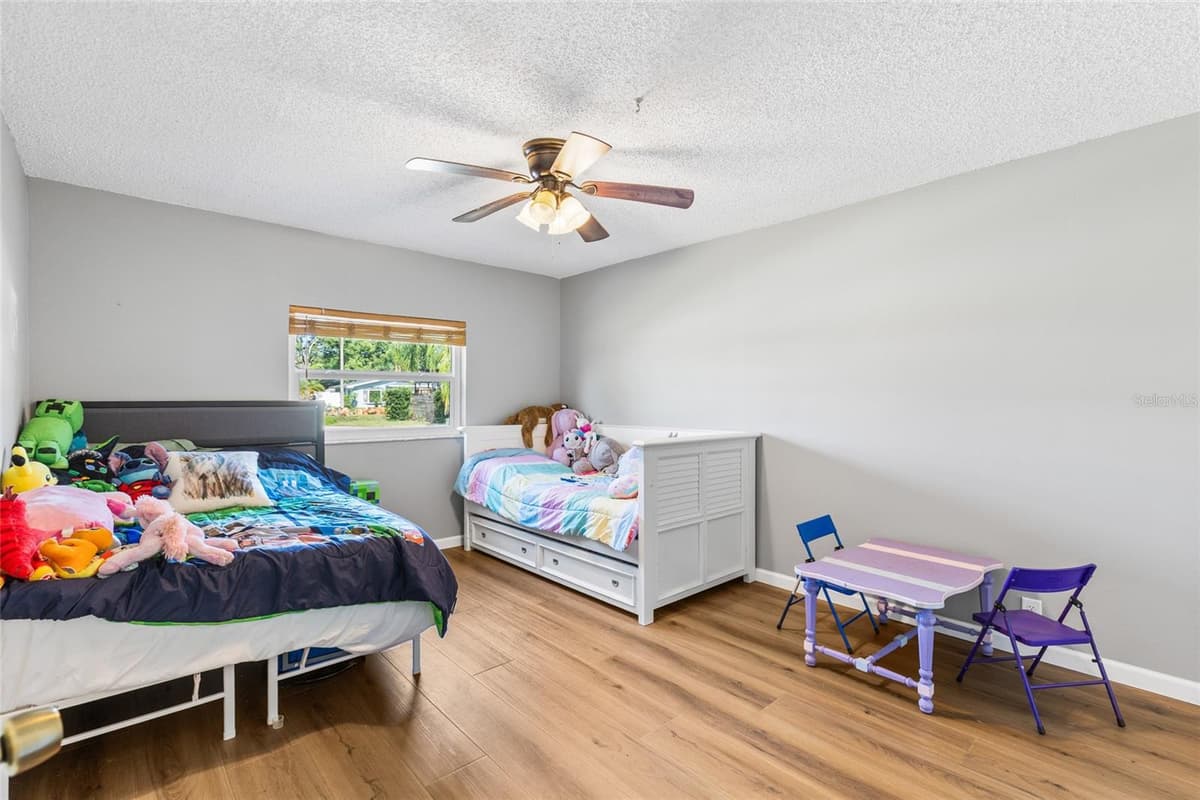 415 MAPLEWOOD CIRCLE — photo 14 of 44
