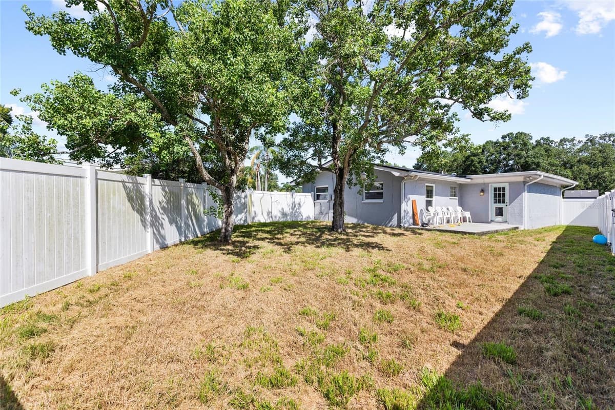415 MAPLEWOOD CIRCLE — photo 34 of 44