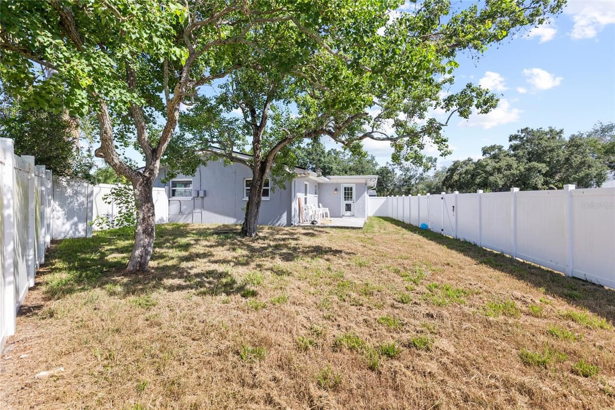 415 MAPLEWOOD CIRCLE — photo 35 of 44