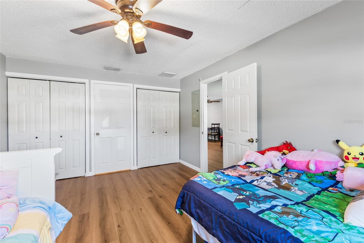 415 MAPLEWOOD CIRCLE — photo 13 of 44
