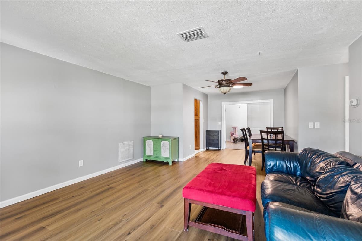 415 MAPLEWOOD CIRCLE — photo 8 of 44