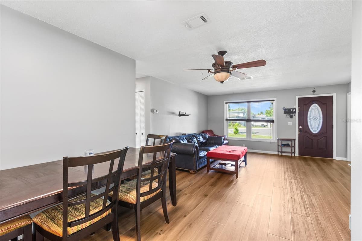 415 MAPLEWOOD CIRCLE — photo 9 of 44