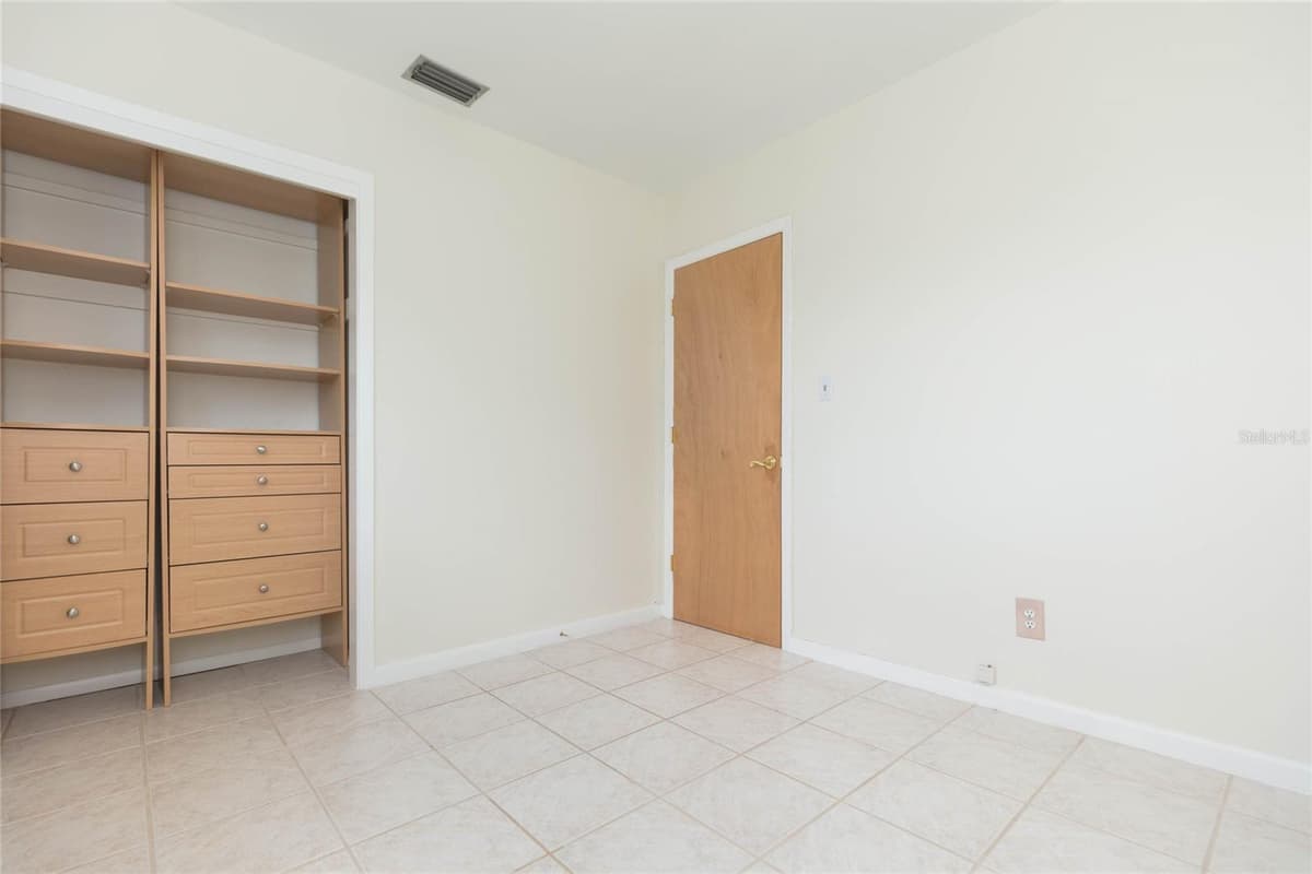4524 PICADILLY STREET — photo 12 of 24