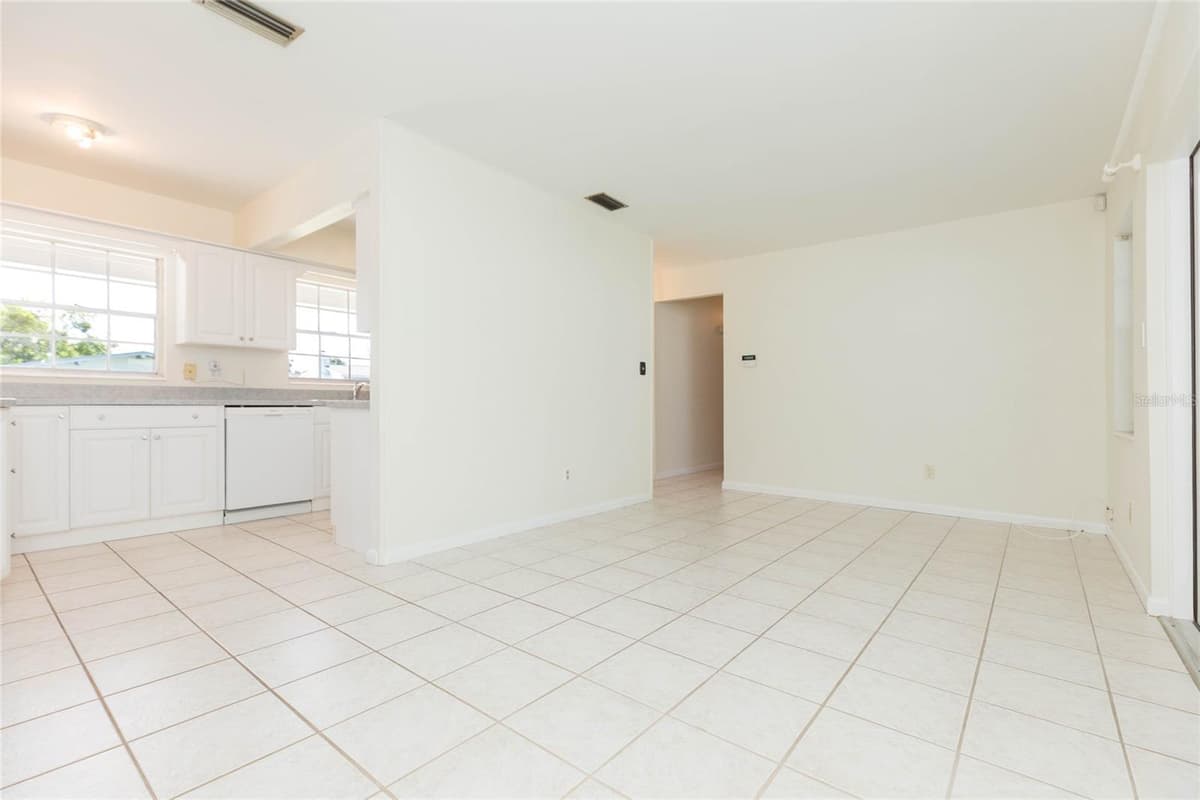 4524 PICADILLY STREET — photo 10 of 24